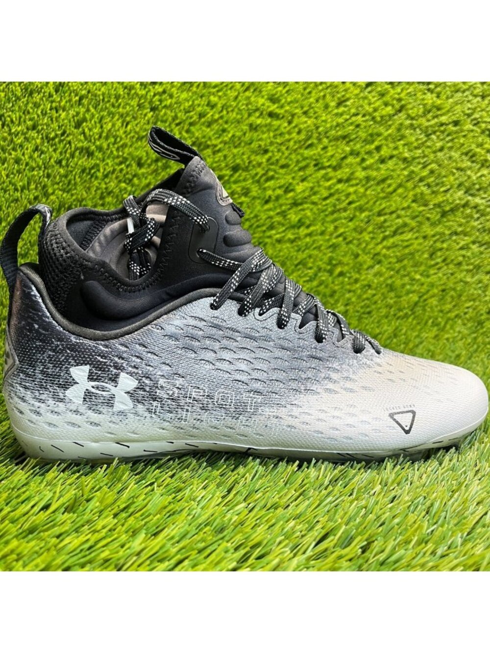 Under Armour Spotlight Lux MC 2.0 Mens Size 10.5 Black White Football Cleats